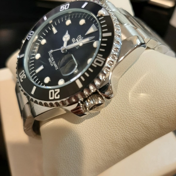 Watch - Picture 6 of 6